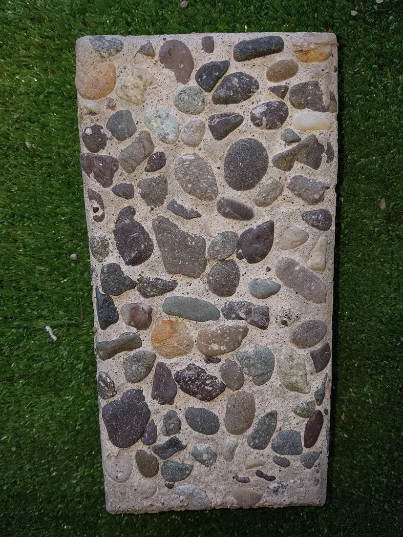 10×20 — Piedra río